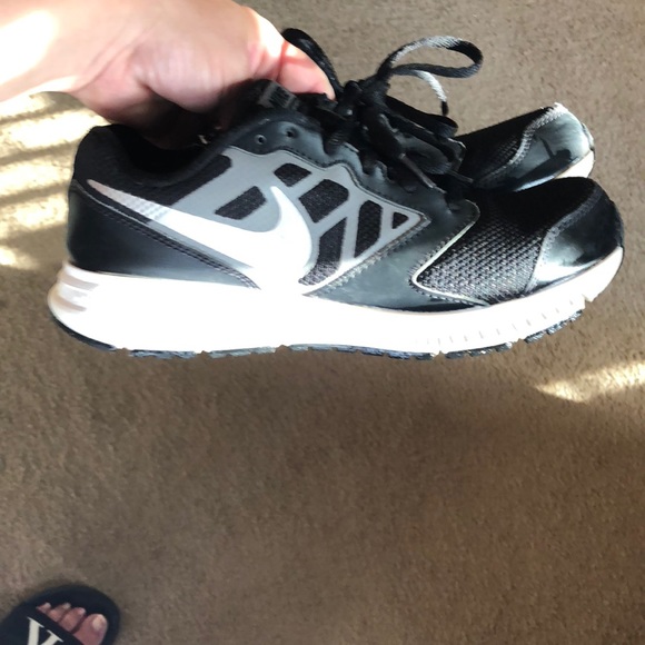 Nike Other - Boys Nike Downshifter 6- black silver white size6Y